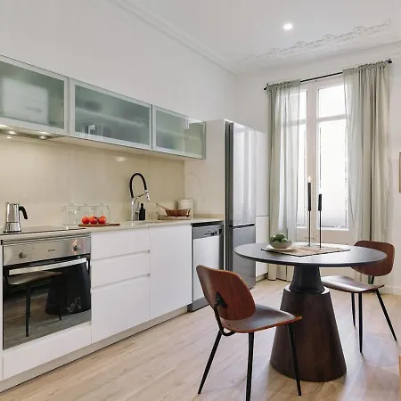 Baia - And Balcony In Eixample Esquerra דירה *